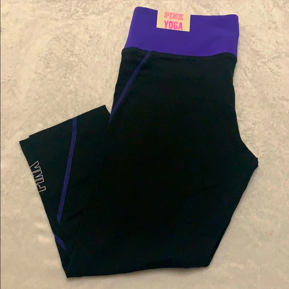 Victoria’s Secret Crop Legging w/ hidden pocket